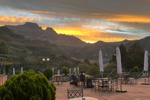Champagne Castle Hotel 9