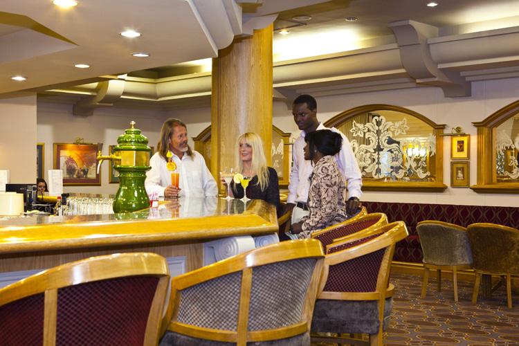 Safari Court Hotel 6
