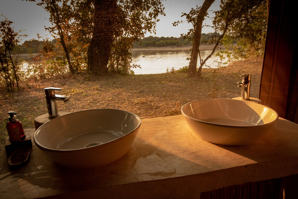 Luambe Camp & Conservation