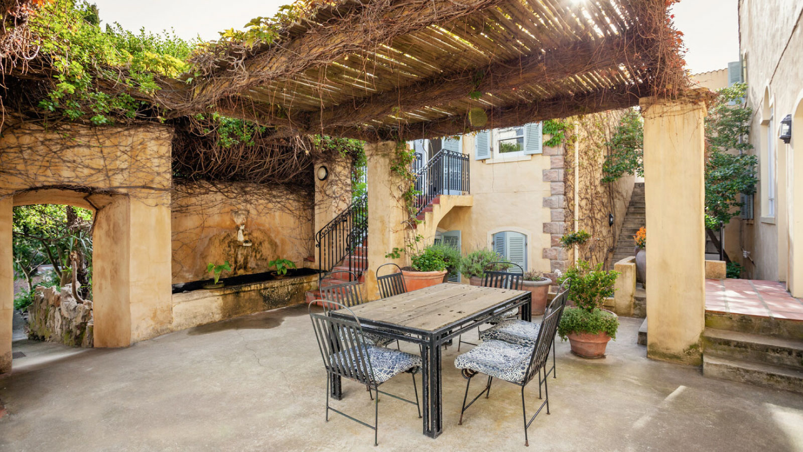 Auberge Burgundy 3