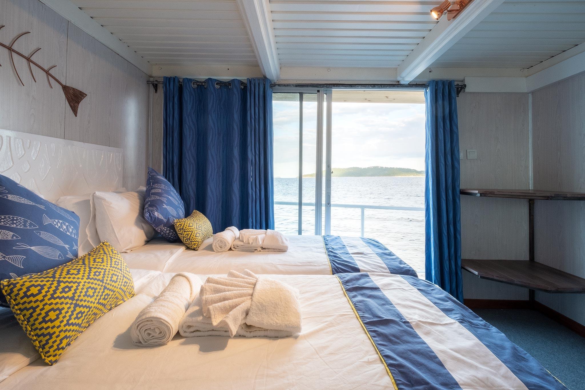 Sovereign Houseboat 8