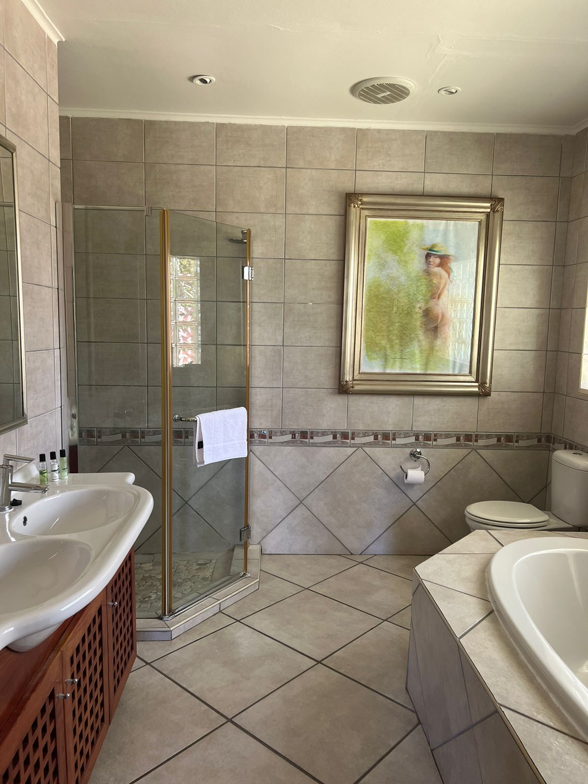 Whalesong Guest House 5