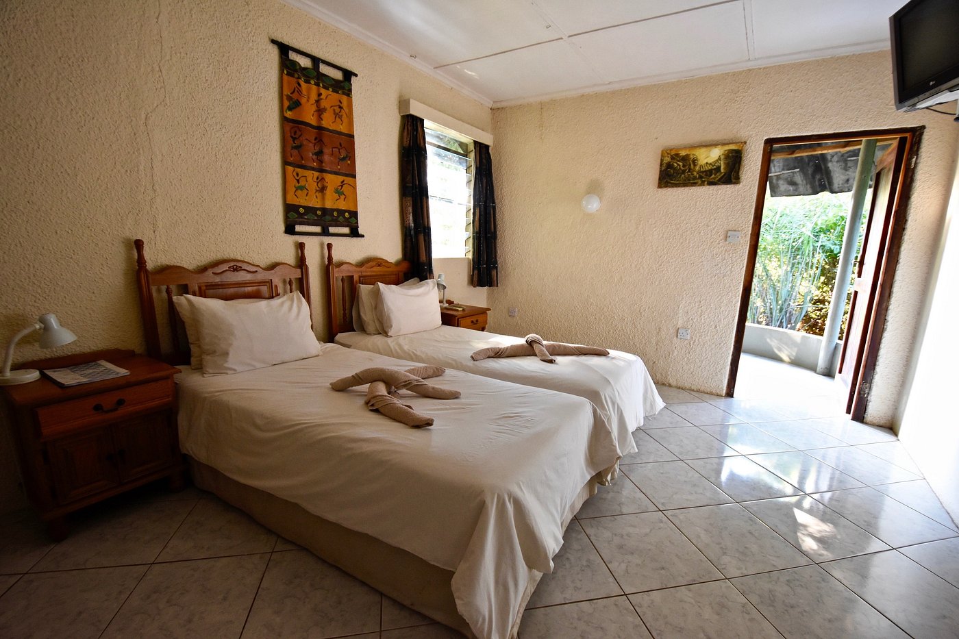 Gwabi River Lodge