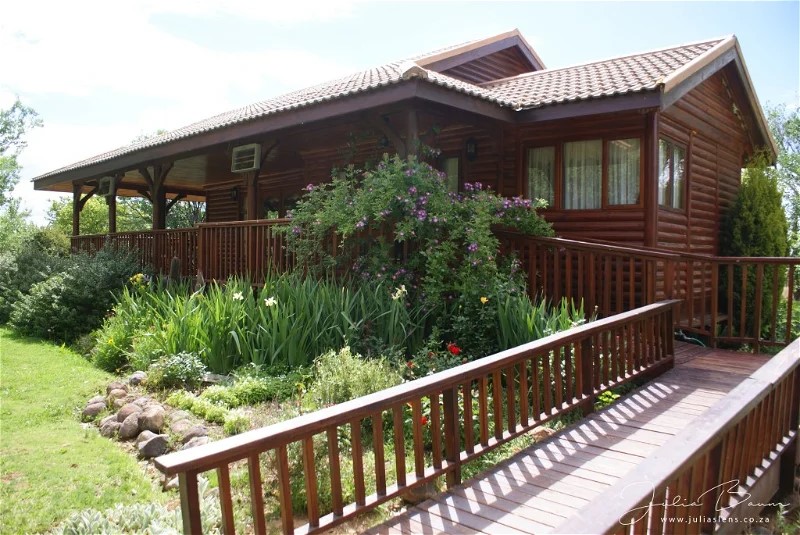 Stoffels Rus Self Catering Log Cabin 2