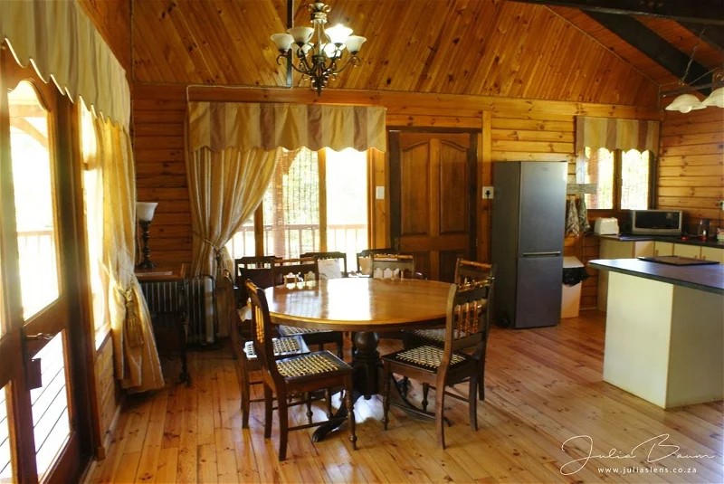 Stoffels Rus Self Catering Log Cabin 4