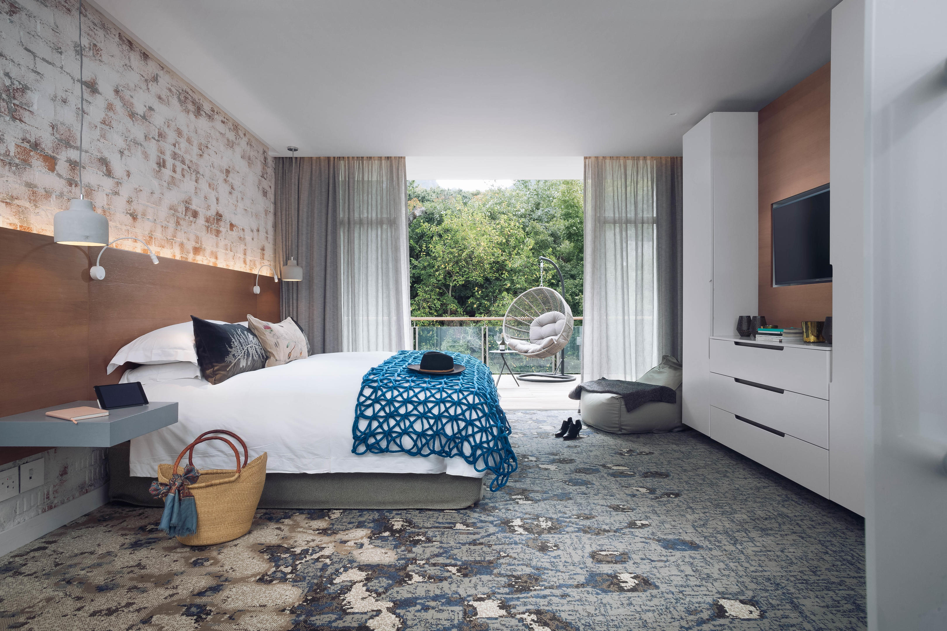 The Vineyard Hotel 5