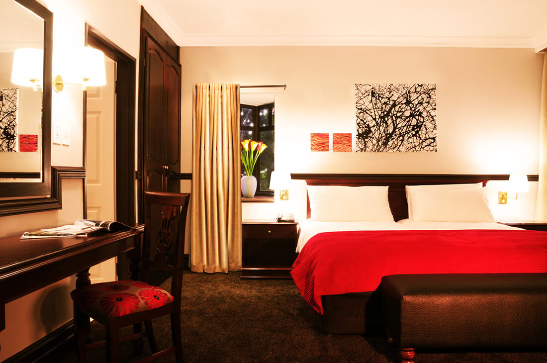 Court Classique Suite Hotel 6