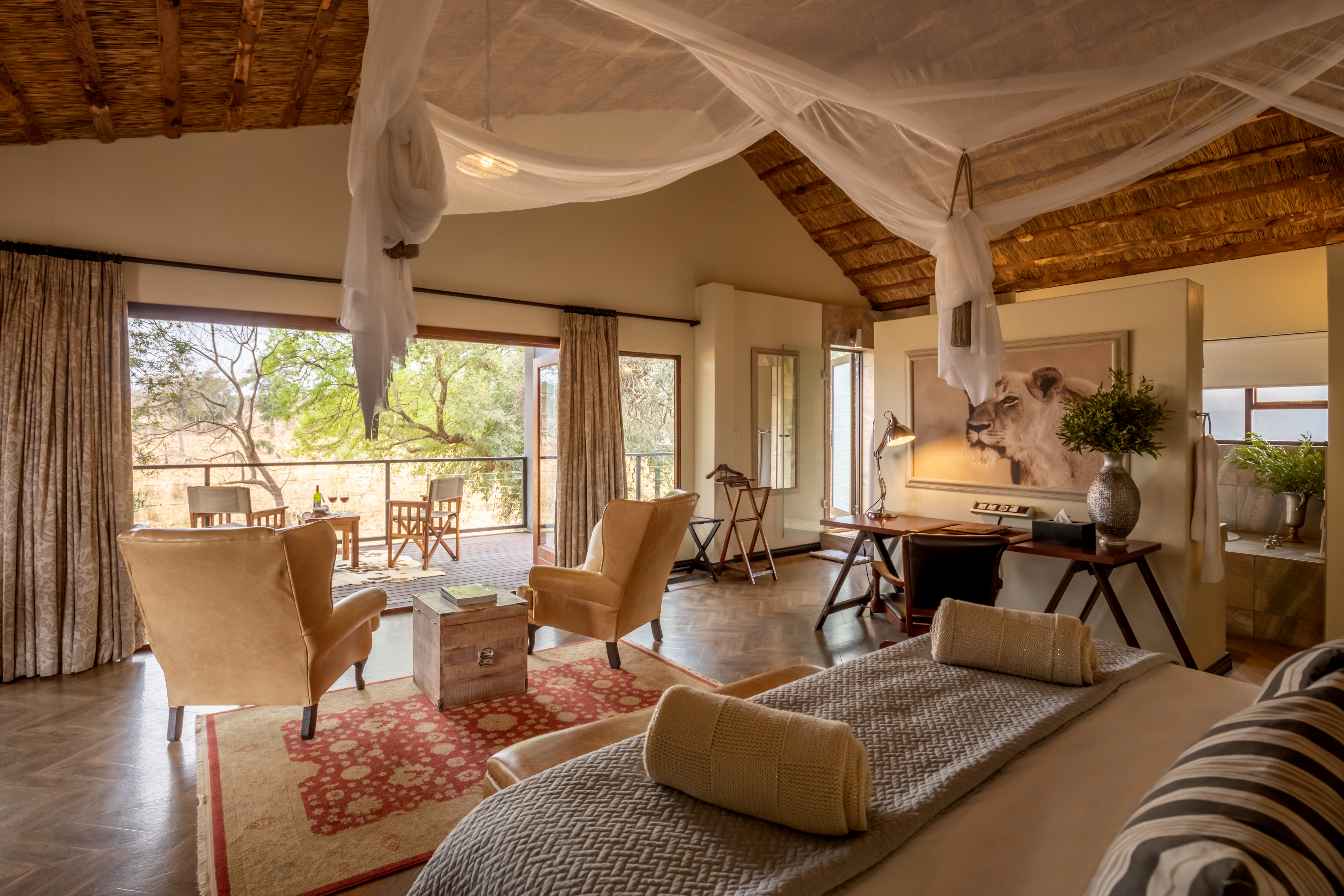 <p>Beautiful luxury scenic rooms at Becks Safari Lodge - there 11 rooms over looking the incredible Makusti River. </p>