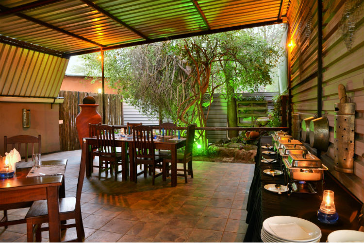 Thebe River Safaris Lodge