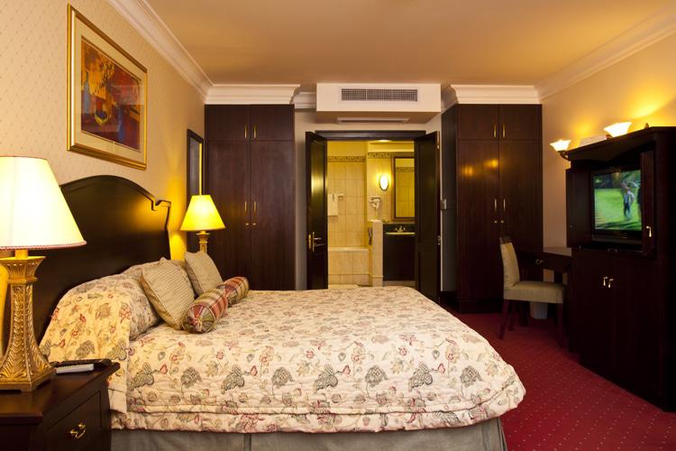 Safari Court Hotel 5