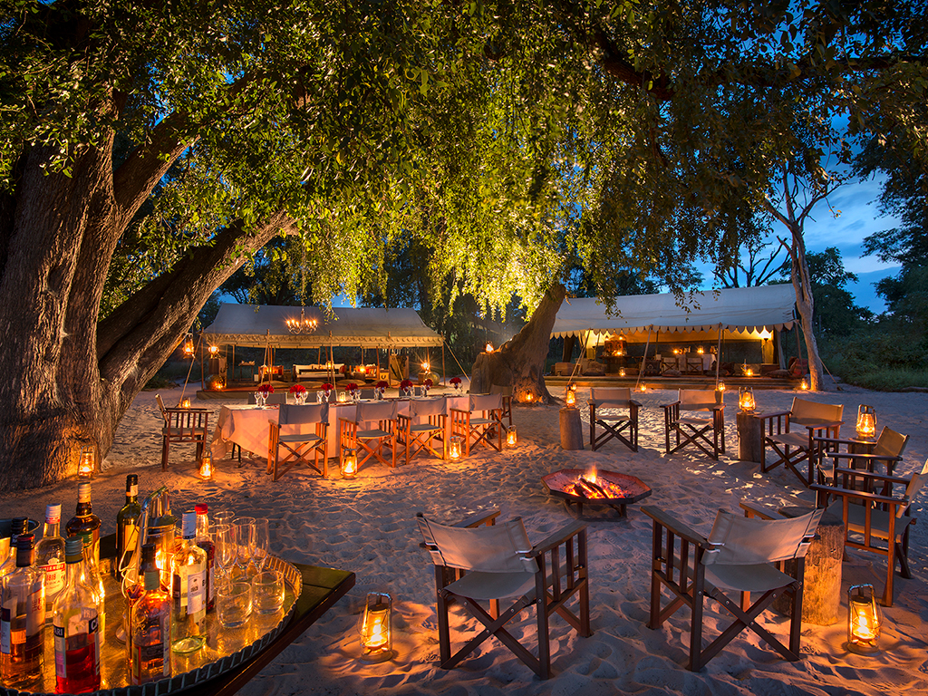 Selinda Explorers Camp