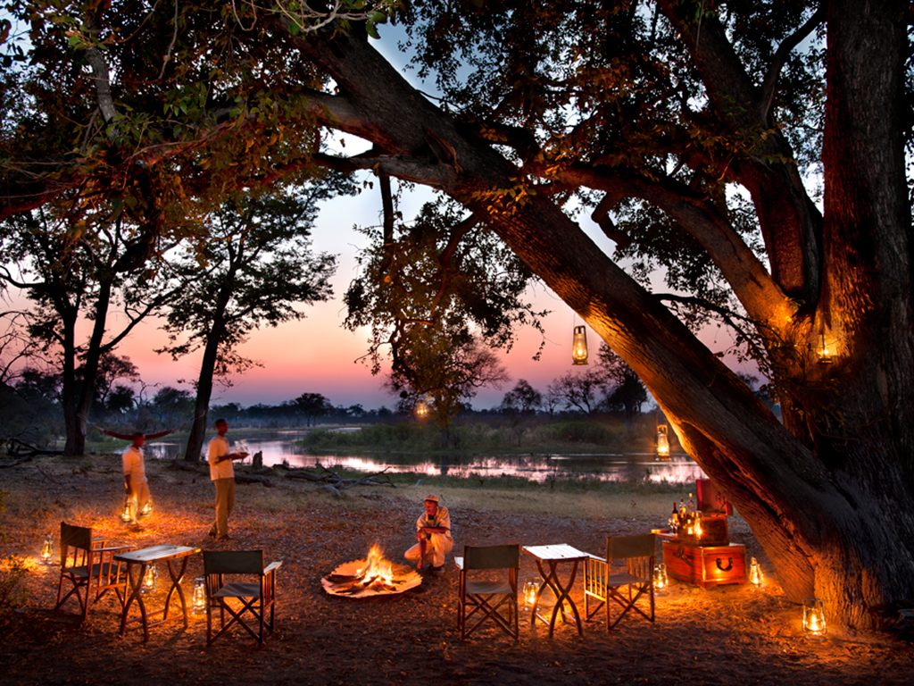 Selinda Explorers Camp