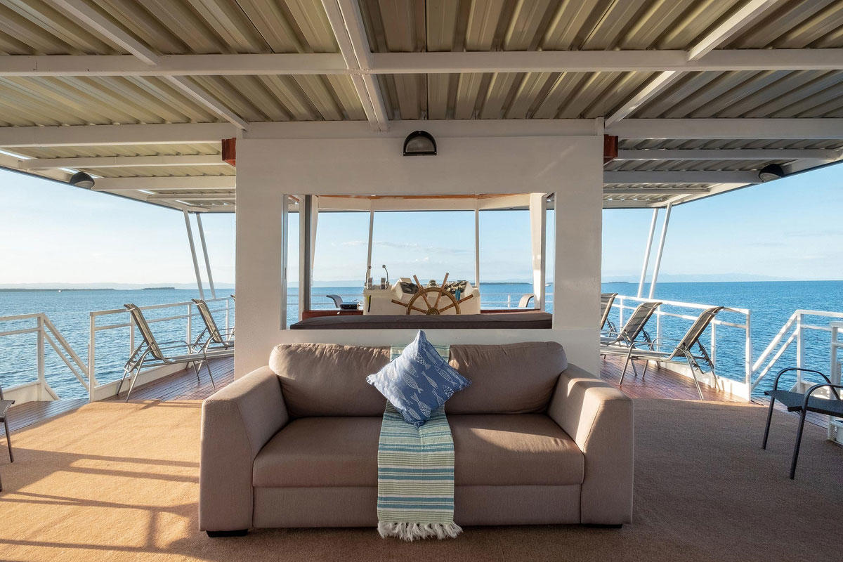Sovereign Houseboat