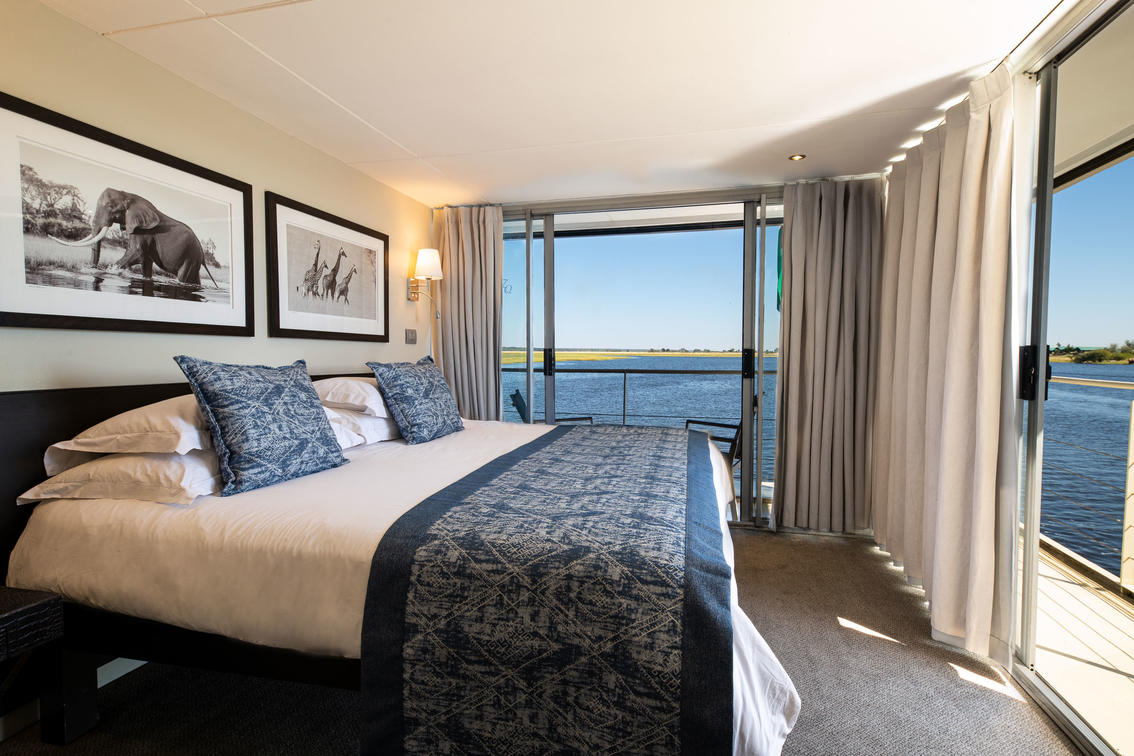 Zambezi Queen by Mantis