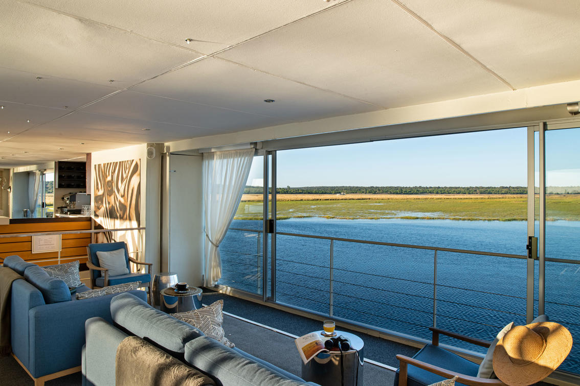 Zambezi Queen by Mantis