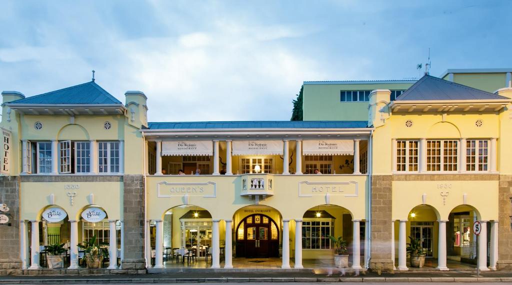 Queen's Hotel 2