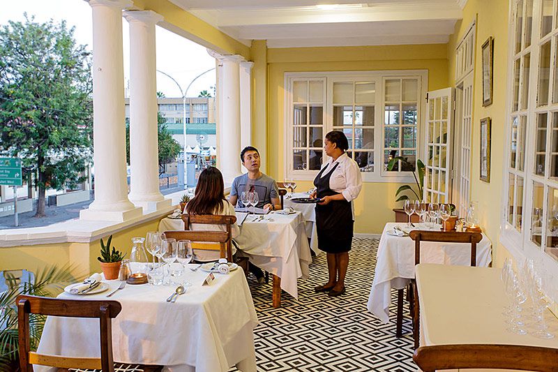 Queen's Hotel 6