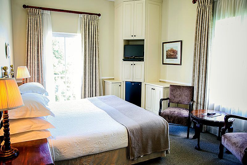 Queen's Hotel 5